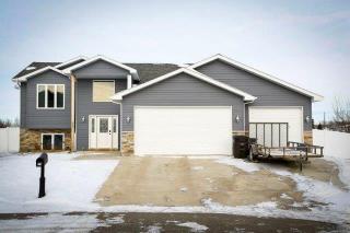 321 3rd Ave, Surrey, ND 58785-7161
