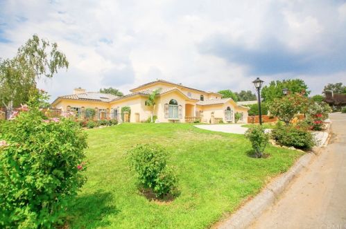 37220 Oak View Rd, Yucaipa, CA 92399-9722