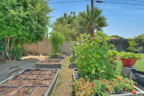 4046 Columbia Ave, Riverside CA  92501-1526 exterior
