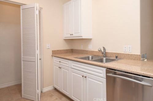 3267 Watermarke Pl, Irvine, CA 92612-5617