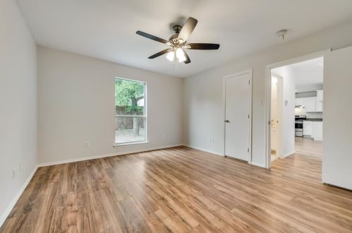 9905 Crystal Valley Way, Dallas TX  75227-5235 exterior