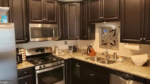 6 Sundance Dr, Trenton NJ 08619-3968 exterior