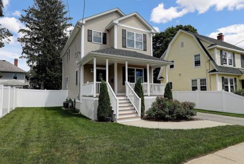 35 Wellesley Ave, Providence, RI 02911-2921