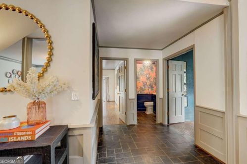 400 Breakwater Rdg, Atlanta GA  30328-1808 exterior