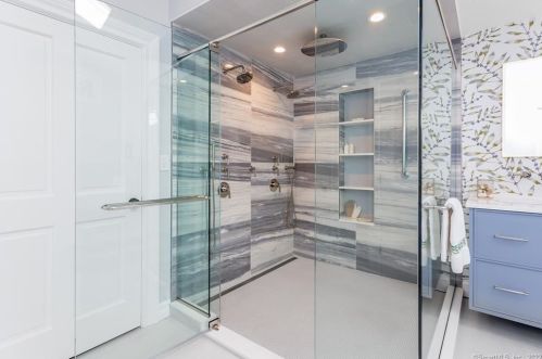 30 Carrington Dr, Greenwich CT  06831-3119 exterior
