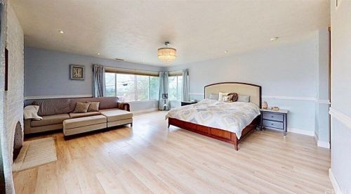 990 25 St, Upland CA 91784-1006 exterior