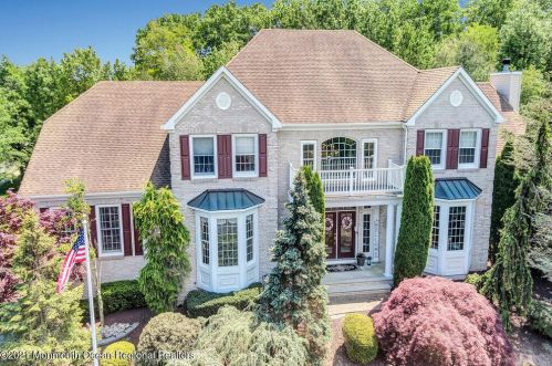 38 Northwoods Rd, Tinton Falls, NJ 07712-2534