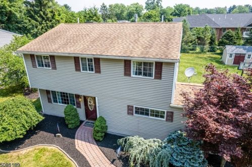16 Laurie Ter, Hackettstown, NJ 07840-2508