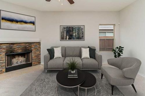 7049 Seton Hall Dr, Fort Worth, TX 76120-2334