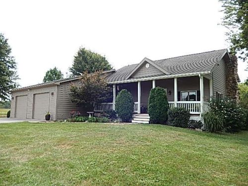 3915 Idaho Rd, Pomona, KS 66076-9048