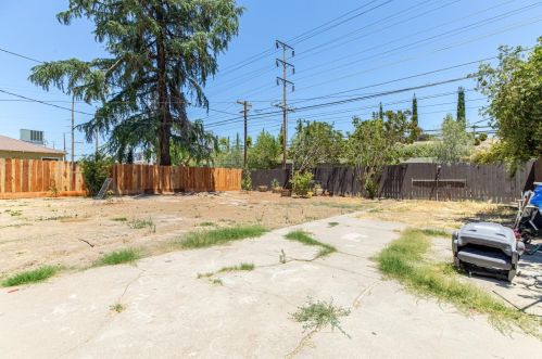 1726 Carlton Ave, Modesto CA  95350-4168 exterior
