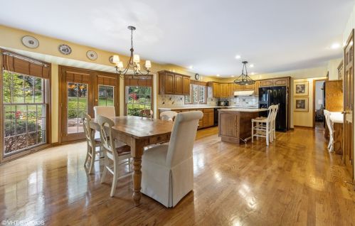 115 Eastern Ave, Willowbrook IL  60514-1414 exterior