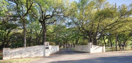 30109 Live Oak Trl, Georgetown, TX 78633-9607