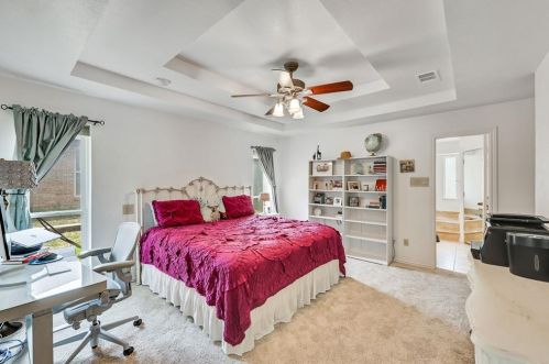 2614 Timberleaf Dr, Carrollton TX 75006-2040 exterior