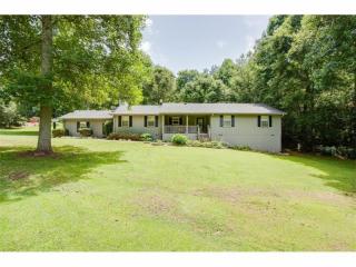 6013 Walden Pond Rd, Gainesville, GA 30506-2880