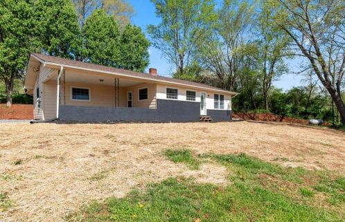 259 Brintle Cir, Mount Airy, NC 27030-8500