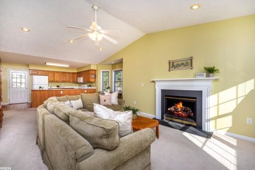 711 Bull Run, Staunton, VA 24401-1898