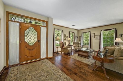 3918 Caney Creek Rd, Austin, TX 78732-2214