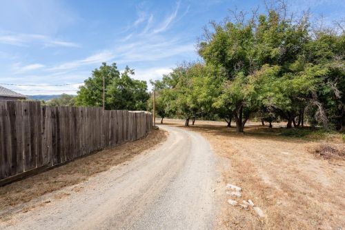 4801 Eastside Calpella Rd, Ukiah CA  95482-9470 exterior