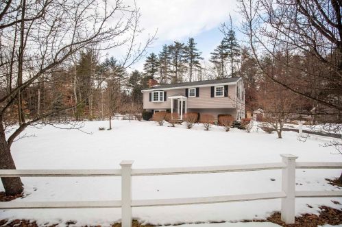 378 Wilsons Crossing Rd, Auburn, NH 03032-3702