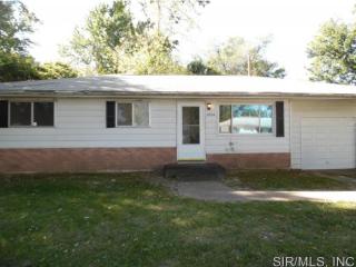 8704 Parkdale Dr, Fairview Heights, IL 62232