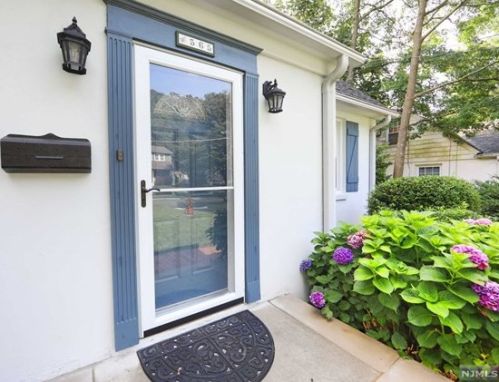 565 Cliff St, Ridgewood, NJ 07450-1639