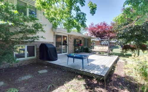 208 Meadow Wood Dr, Joliet IL  60431-4810 exterior