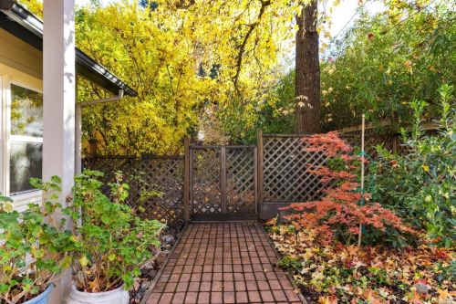 729 Dora St, Ukiah CA  95482-6341 exterior