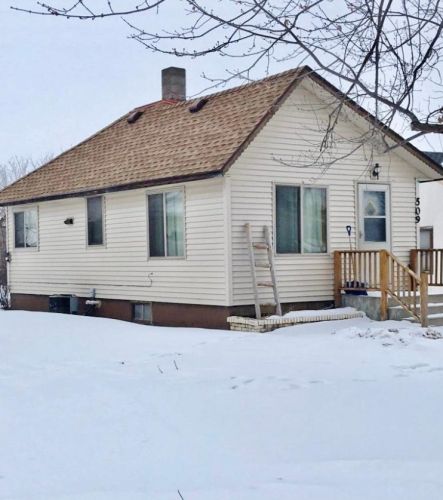 509 4th St, Wadena, MN 56482-1129