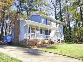 6104 Ballou Ct, Raleigh, NC 27609-3614