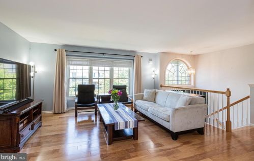 673 Royal Vw Dr, Lancaster PA  17601-2873 exterior