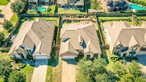 2710 Lisbon Meadows Dr, Conroe TX  77304-4564 exterior
