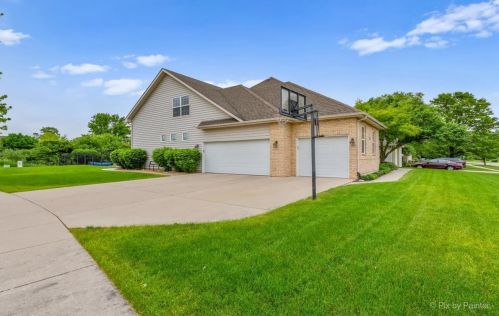 1406 Callaway Dr, Joliet, IL 60404-8158