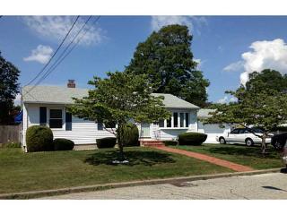 14 Primrose Dr, East Providence, RI 02915-2427
