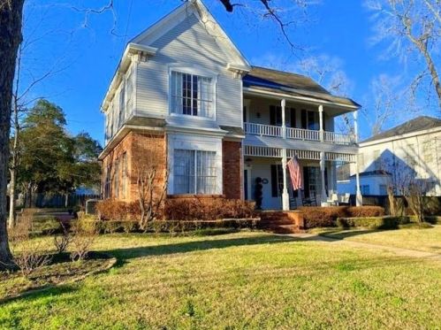 900 Houston Ave, Mapleton, TX 75835-2235