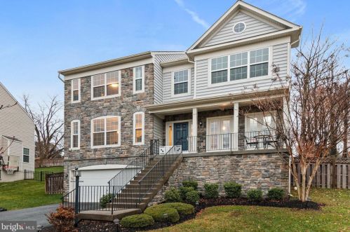 15925 Eagle Feather Dr, Woodbridge, VA 22191-6112