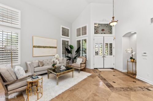 531 Granite Hl St, Simi Valley CA 93065-0608 exterior