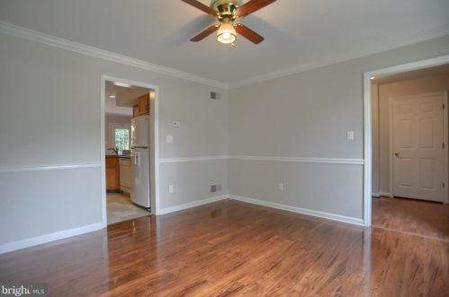 9 Mill Pond Dr, Lancaster PA  17603-7412 exterior