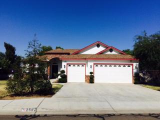 2682 Cypress Ave, Clovis, CA 93611-5285