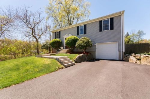 500 Knotty Oak Rd, Coventry, RI 02816-8220
