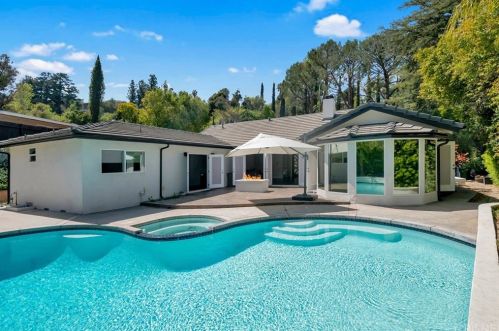 3634 Royal Woods Dr, Van Nuys CA  91403-4214 exterior