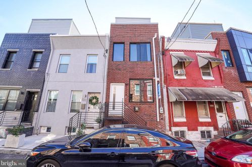 2214 Earp St, Philadelphia, PA 19146-4215
