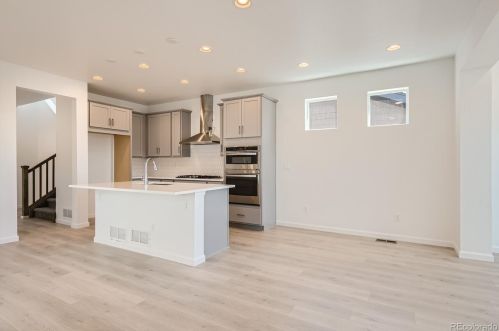 3469 Duquesne Way, Aurora CO 80016-1317 exterior