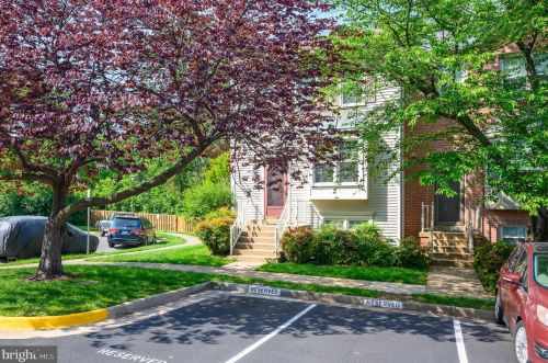 1259 Bond St, Herndon, VA 20170-3534
