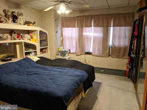 6043 Keystone St, Philadelphia PA 19135-2814 exterior