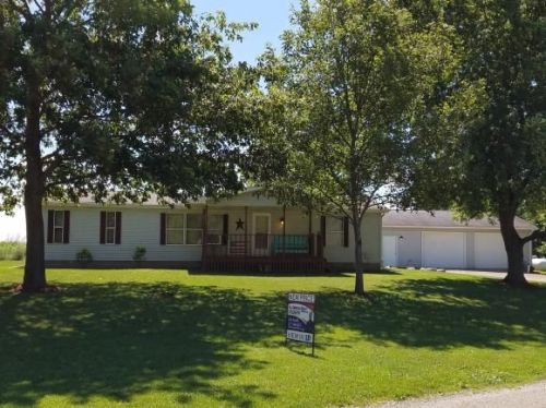 19 Missouri St, Ashmore, IL 61912-9595