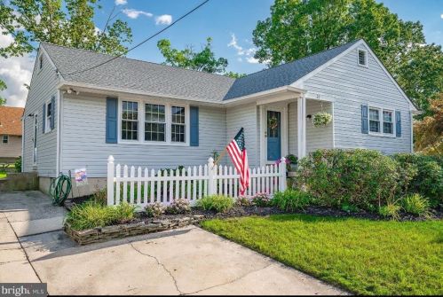 27 Jerome Ave, Erial, NJ 08081-1523