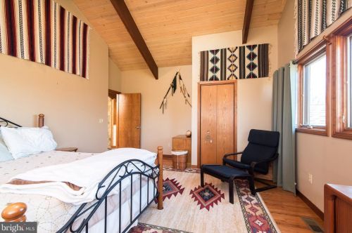 80 Quinn Lea Rd, Harpers Ferry WV 25425-5372 exterior