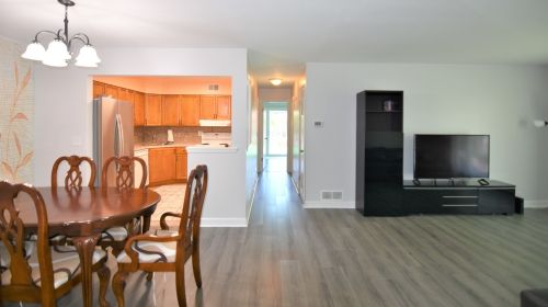 1322 New Wilke Rd, Arlington Hts, IL 60005-3464