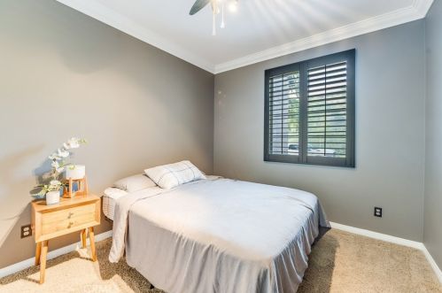 18458 Lakepointe Dr, Riverside CA  92503-0252 exterior